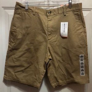 Mens 10” inseam 32 waist Bermuda short
